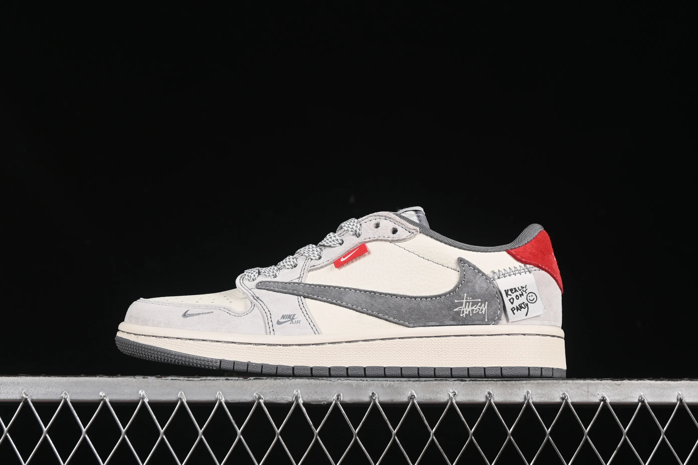 All categories Air Jordan Jordan series basketball shoes Air Jordan 1 Low high-end customized low-top sneakers Travis Scott x Fragment Design x Air Jordan 1 Low OG SP AJ1 Joe 1 Stussi joint gray and red fabric low-top cultural casual sneakers YX5066-300